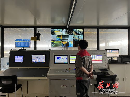 紙板能當(dāng)鋼板用 武漢祥恒 控制所有產(chǎn)線只需一個(gè)工人