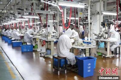 誕生于金銀潭醫(yī)院的“上海發(fā)明” 三天從圖紙變醫(yī)護人員防護用品